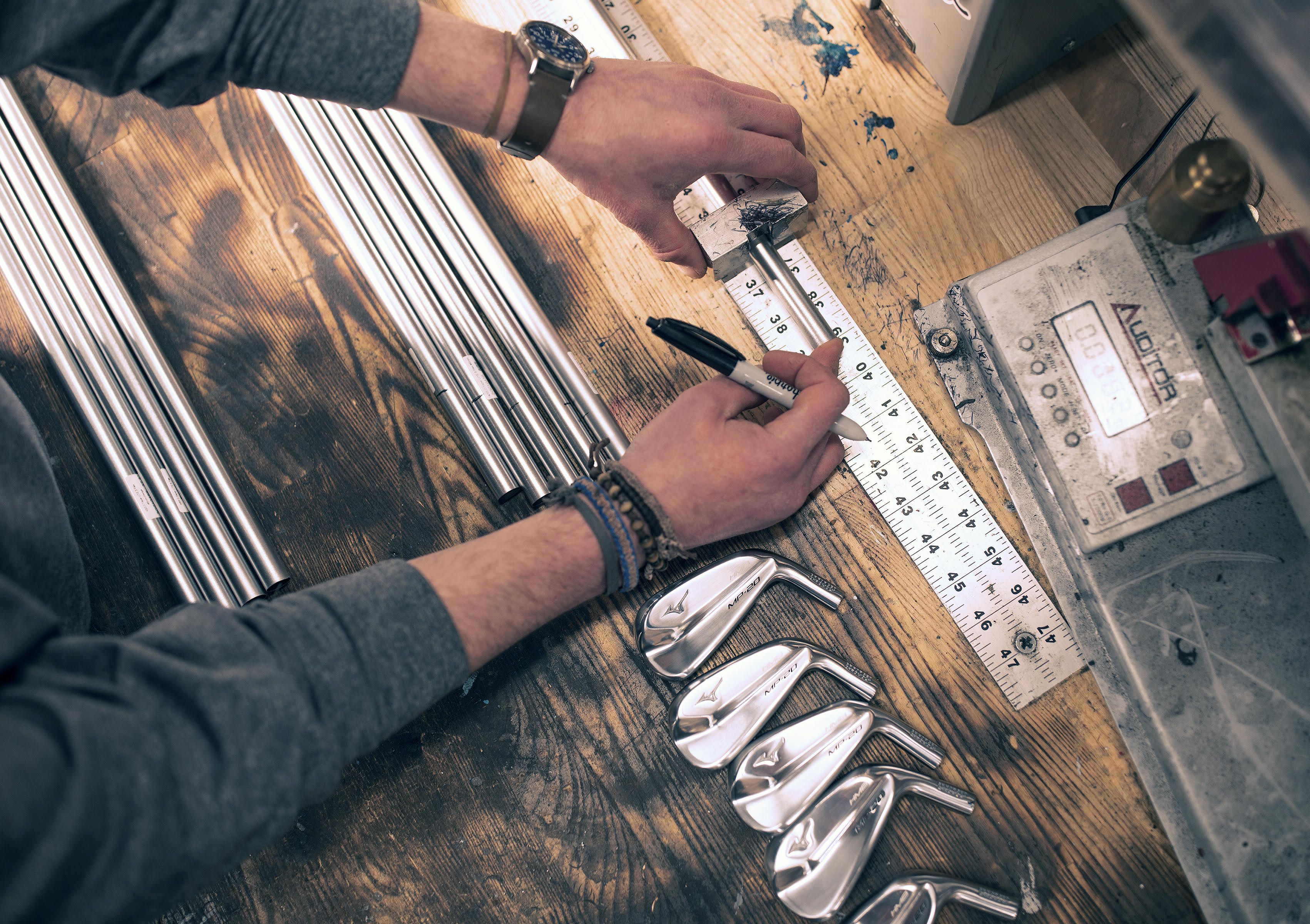 Custom Golf Club Fitting and Building Facility